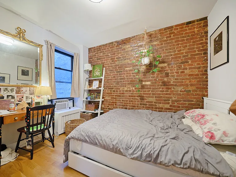335 W 43rd St #4C — Photo 5