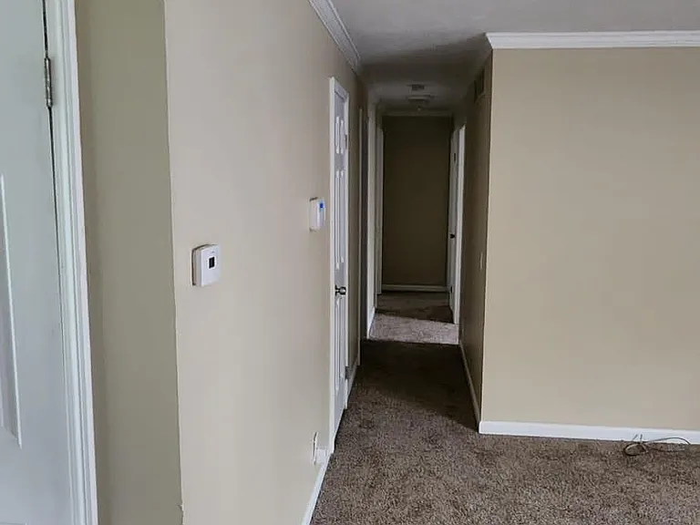 323 E Muir Ave — Photo 8