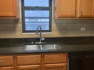 1018 W Fry St APT 1R, Chicago, IL 60642