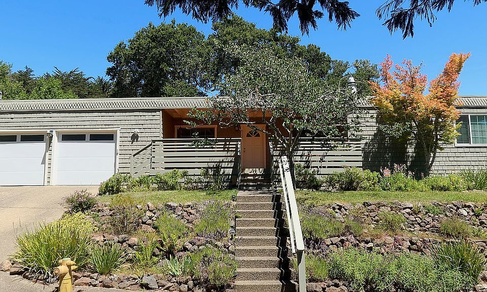 2nd image of 622 Laguna Rd