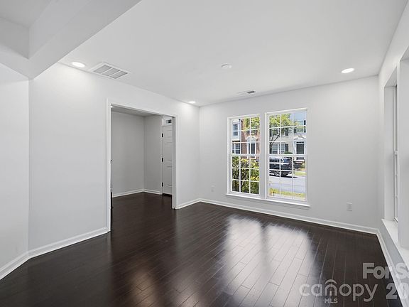 4th image of 11705 Fiddlers Roof Ln