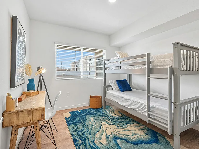 Altitude Apartments — Photo 22