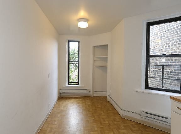 5th image of 438 W Belden Ave #D20