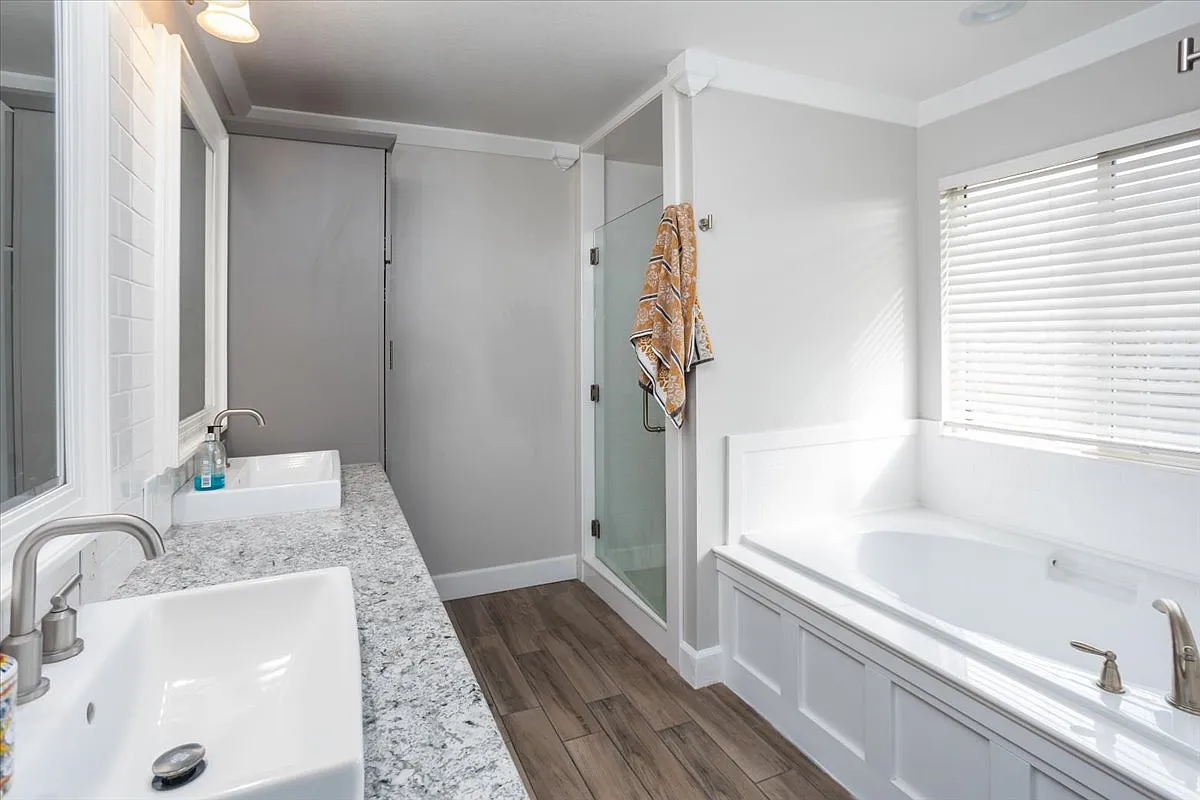 3 bed, 2.5 bath, 1750 sqft, $2,200 — Photo 1