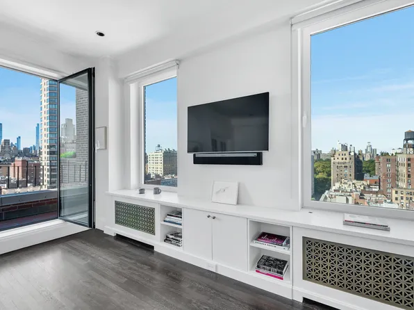 1220 Park Avenue image 11 of 18