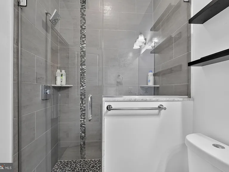 2441 Coral St — Photo 34