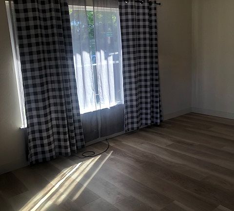 livingroom big windows