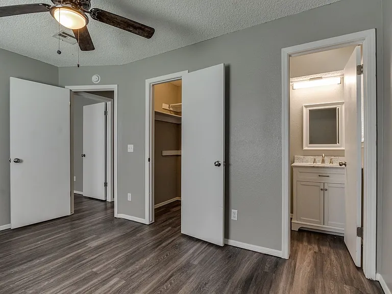 3916 SE 46th St — Photo 23