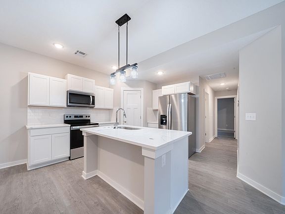 5th image of 16914 W Lawson St