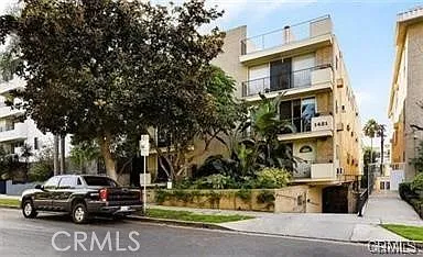 2 bed, 833 sqft, $3,300 — Photo 1