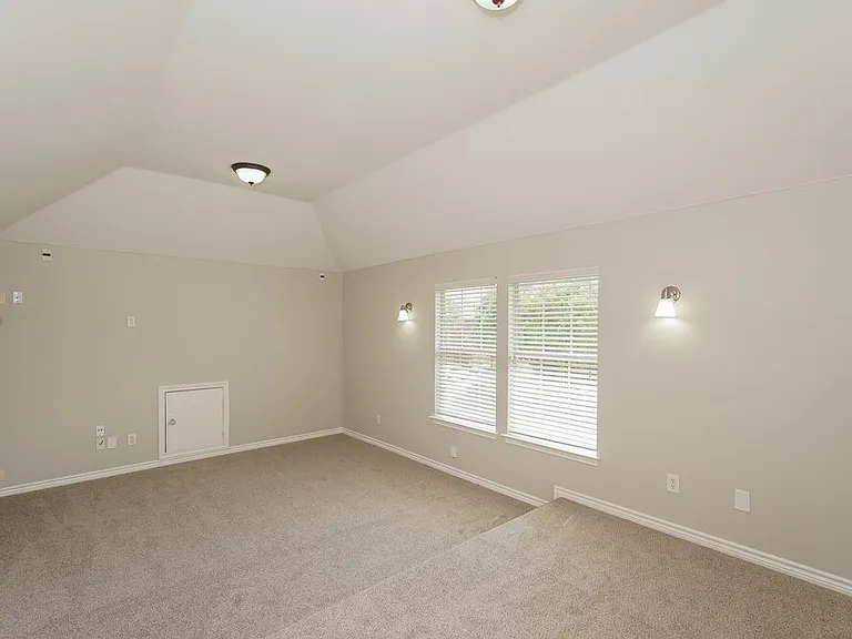 1114 Fleming Ct — Photo 14