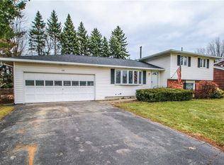 160 Dohrcrest Dr, Rochester, NY 14612