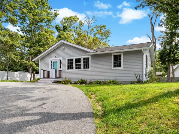 43 Forest Drive, Mashpee, MA 02649