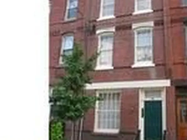 2716 Brown St, Philadelphia, PA 19130