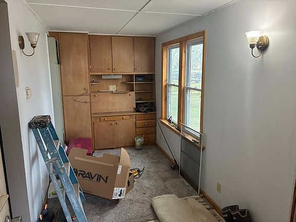 3rd image of 214 W 5th St