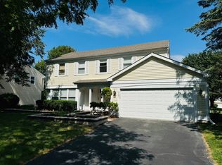 2240 Pontiac Cir, Naperville, IL 60565