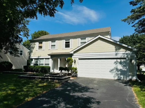 2240 Pontiac Cir, Naperville, IL 60565