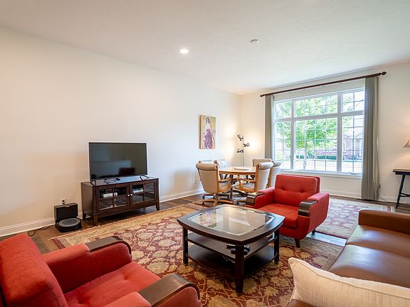 2nd image of 1402 Caro Ct #1402