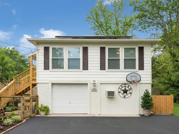 1008 E Houston St, Highlands, TX 77562