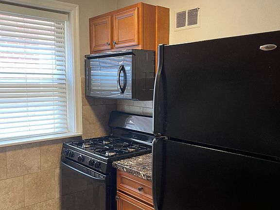 2nd image of 6309 Sutherland Ave #1F
