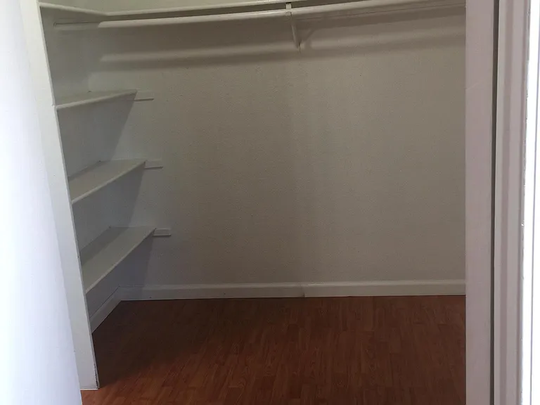 640 E 8th St #204 — Photo 12
