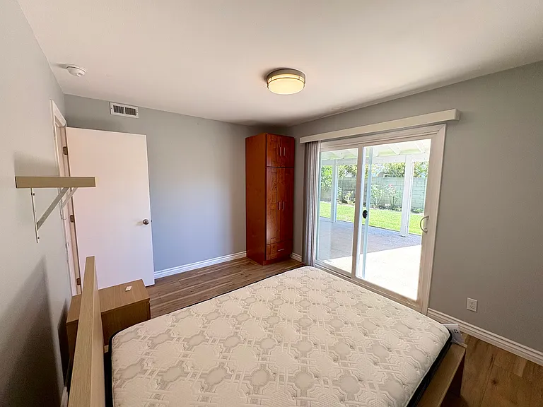 9256 Crocus Ave — Photo 12