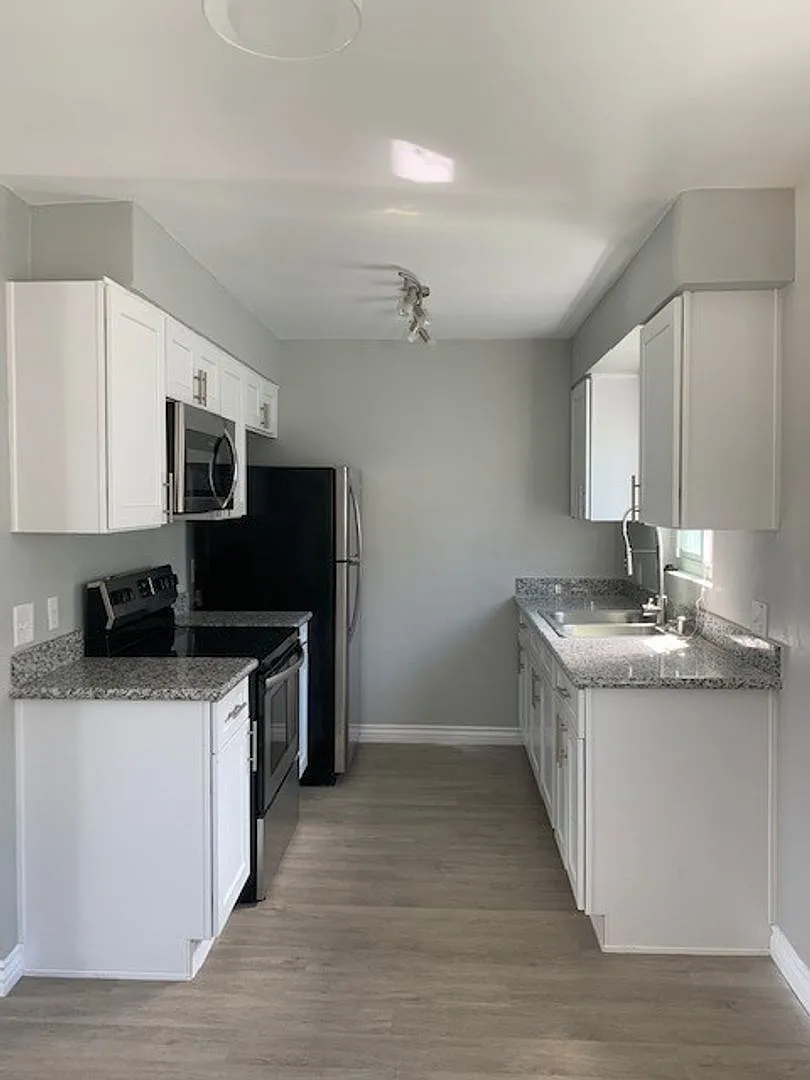 4545 Contour Blvd. — Photo 3