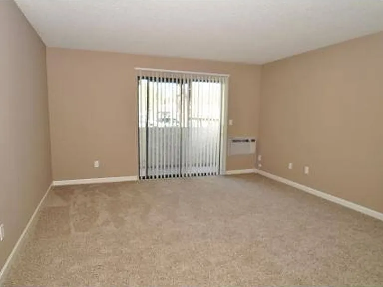 ShadowRidge Country Club Villas — Photo 9