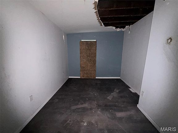 5th image of 7135 Vermont Ave