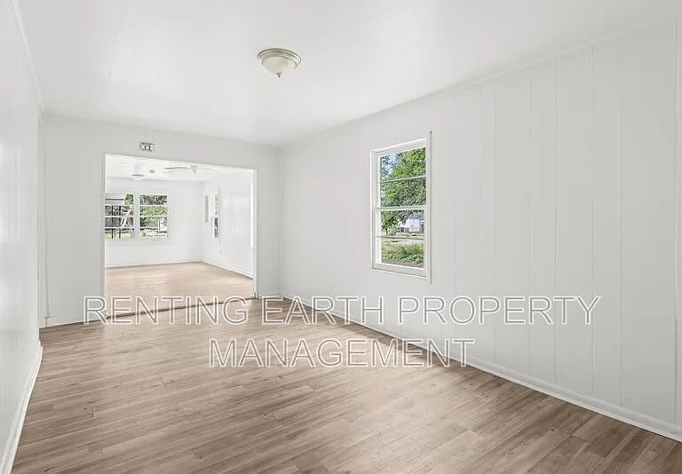 1724 26th St SW — Photo 11