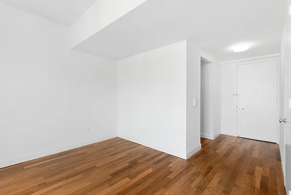 Rented by Mirador Real Estate | media 21