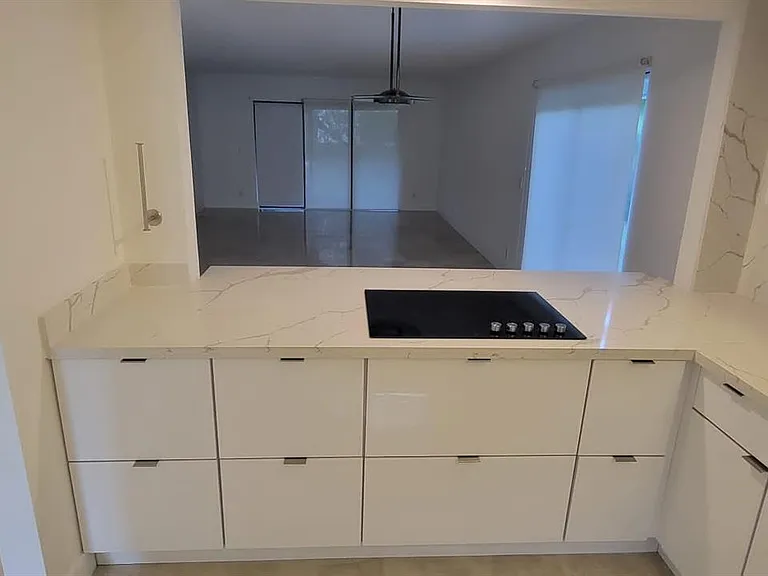 409 Lakeview Dr #104 — Photo 3