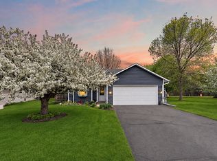 17492 Ixonia Path, Lakeville, MN 55044