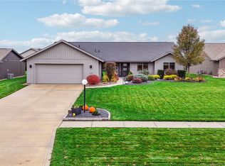 33022 Meadows Edge Ln, North Ridgeville, OH 44039
