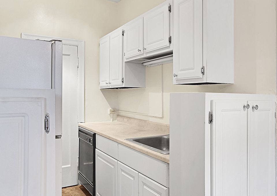 1st image of 275 Union Blvd APT 1507