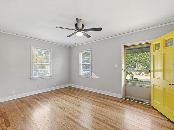 3rd image of 3551 Mayflower Ave