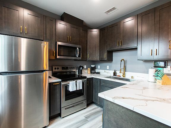 5th image of 1811 Adams Ave #3