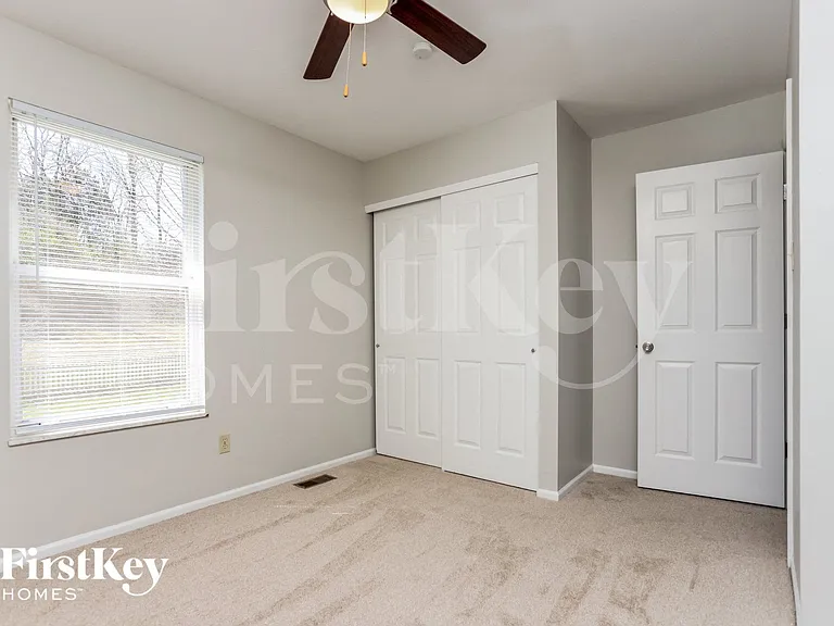 324 Autumn Peak Dr — Photo 11