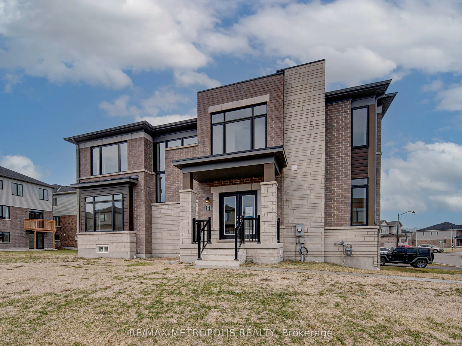 4 bed, $3,200 — Photo 2