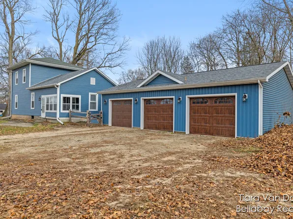 320 Mill St, Saranac, MI 48881