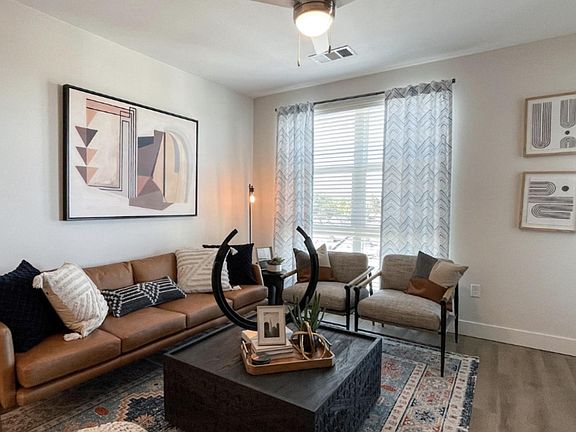 4th image of 1523 Market St #112
