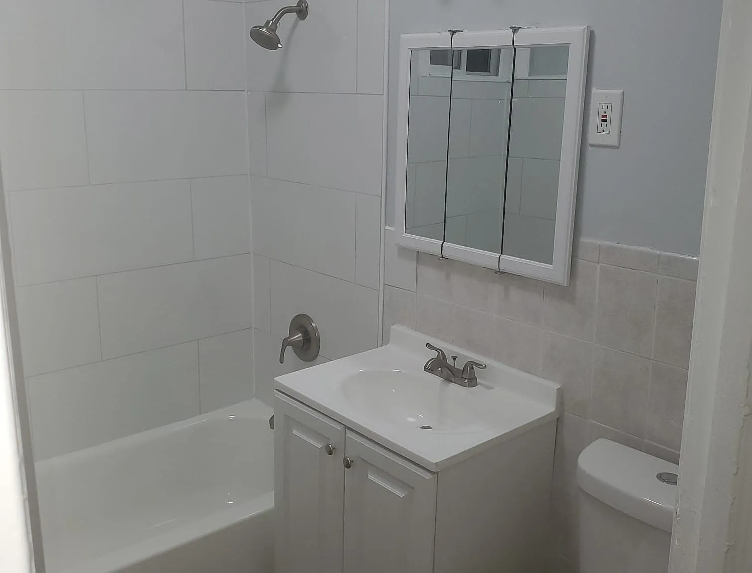 2 bed, 800 sqft, $2,100 — Photo 1