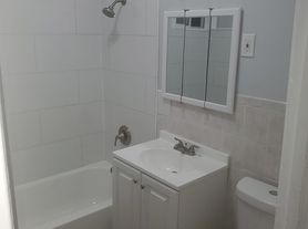 300-302 Kerrigan Blvd, Newark, NJ