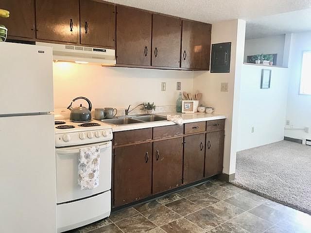 1st image of 202 6th Ave N #210