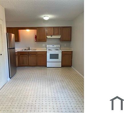 3rd image of 151 E Gardenia Dr