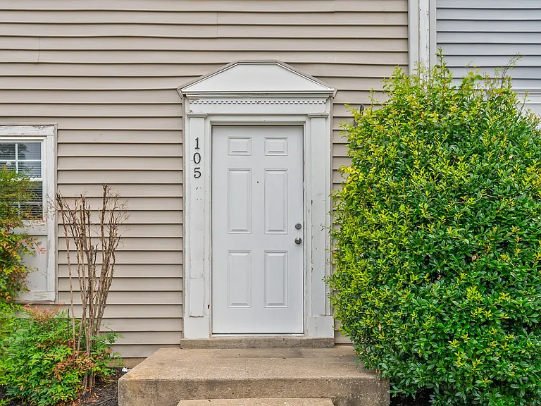 105 Greenland Ct — Photo 25