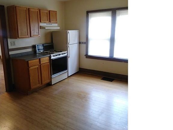3rd image of 2137 7th St #1