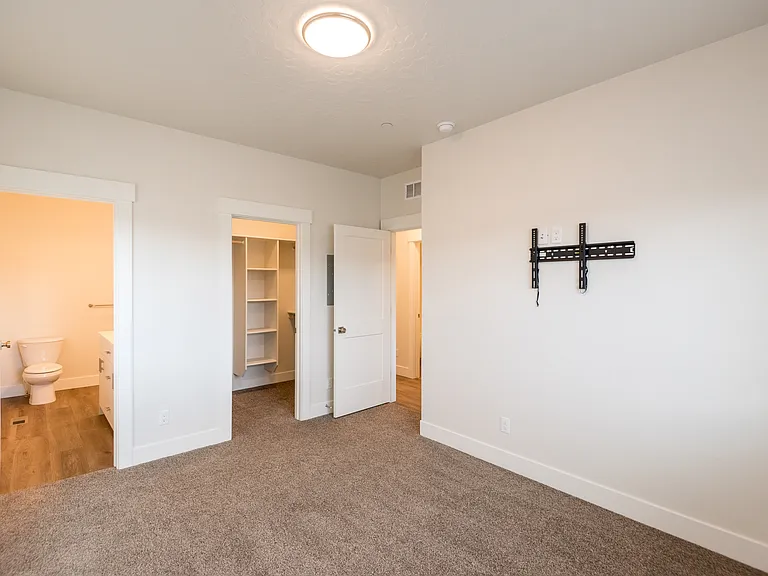 403 Grace Ln — Photo 6