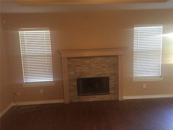 2nd image of 4422 Cedar Pass Dr