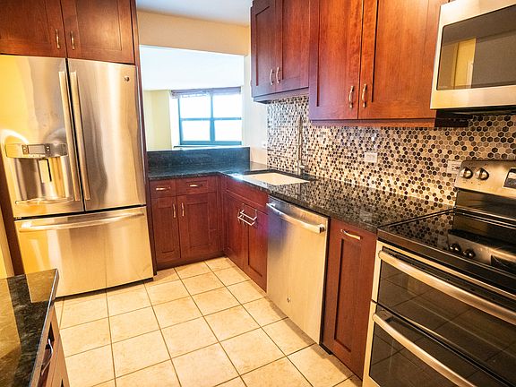 2nd image of 3660 N Lake Shore Dr APT 1513